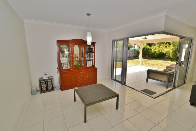 8 Hickory Court, BEERWAH, QLD 4519