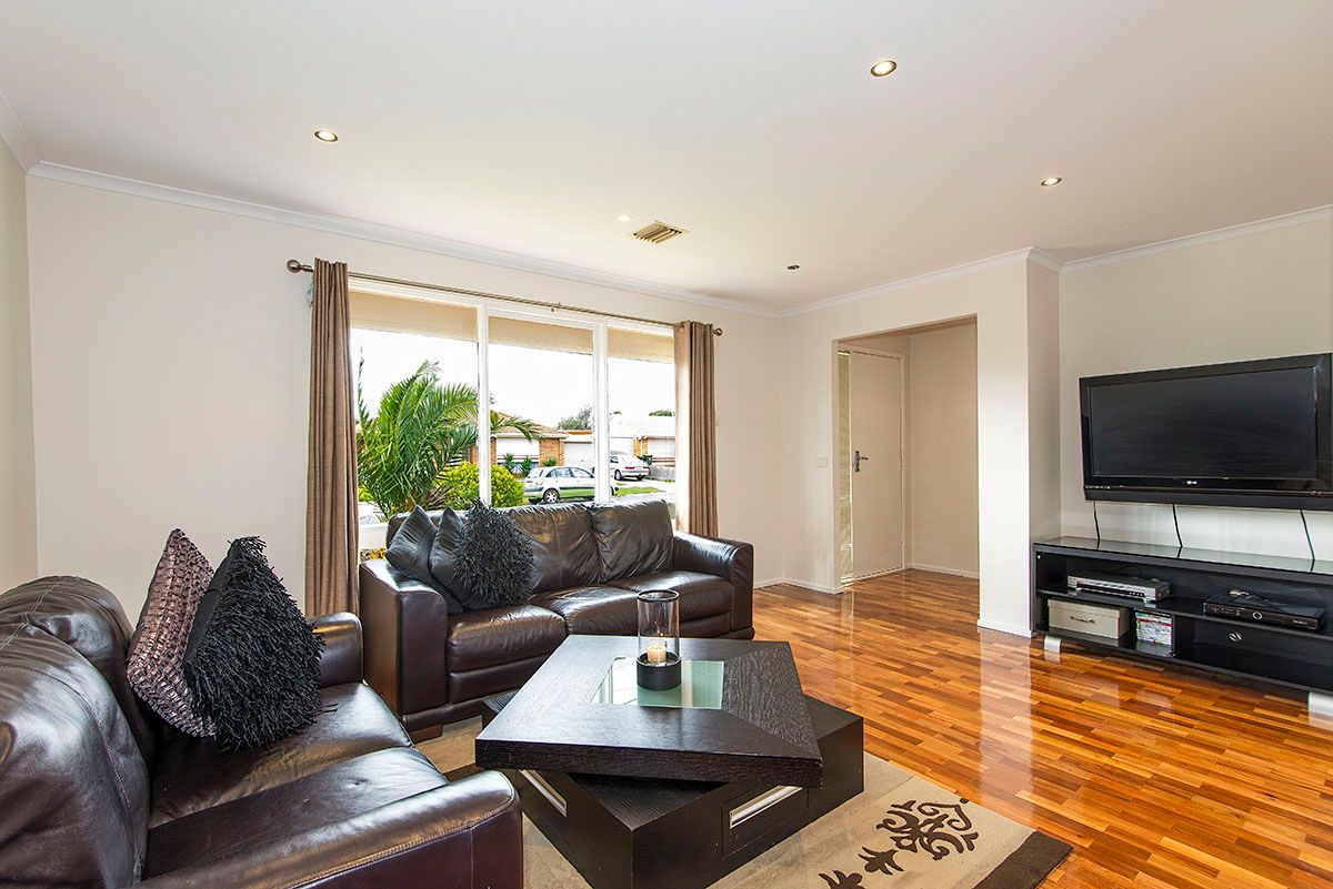 4 Bronsdon Court, MILL PARK, VIC 3082