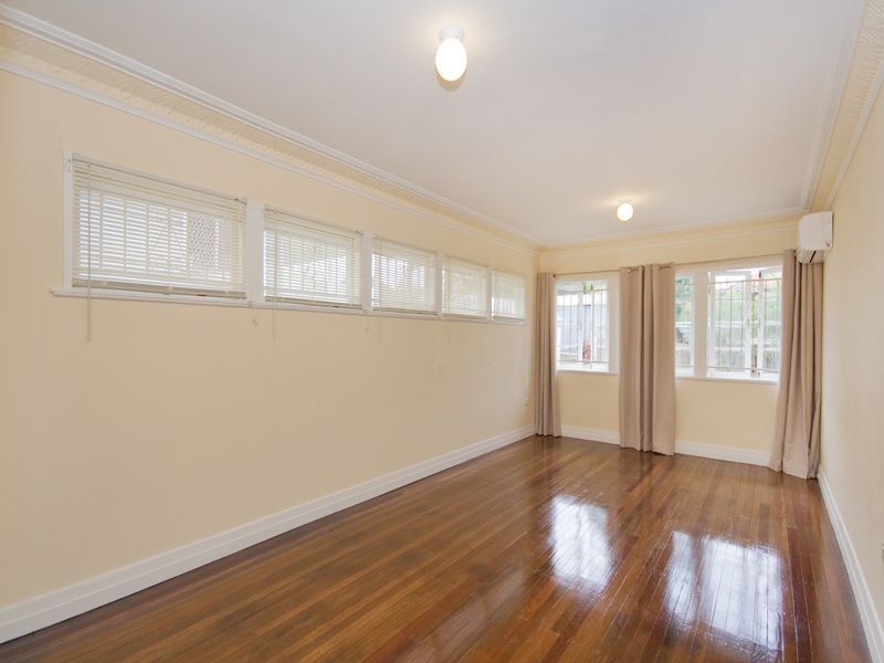 160 Edinburgh Castle Road, WAVELL HEIGHTS, QLD 4012