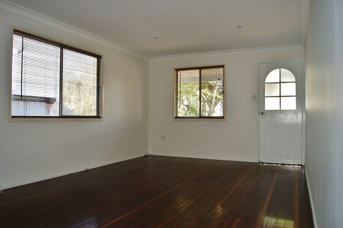 10 Yates Street, REDCLIFFE, QLD 4020