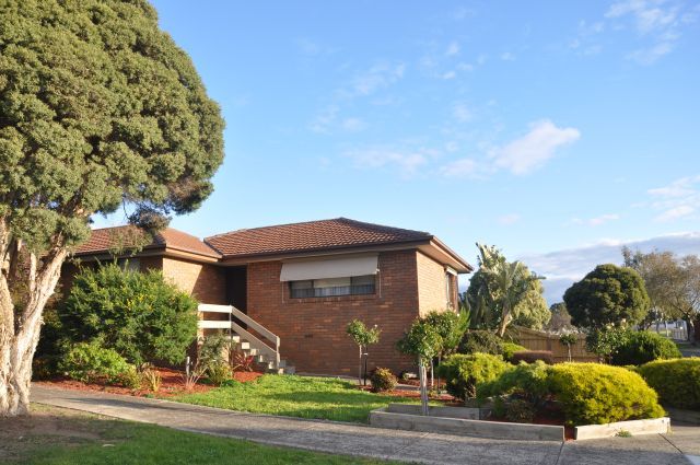 4 Cunningham Drive, MILL PARK, VIC 3082