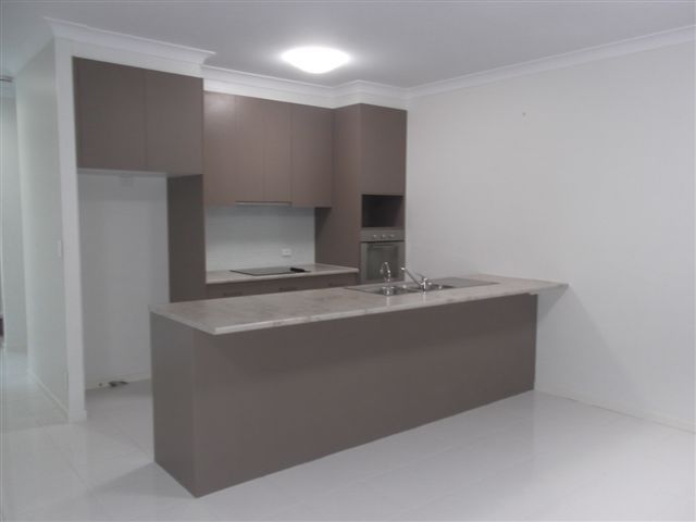 2/27 Clark Street, BIGGERA WATERS, QLD 4216