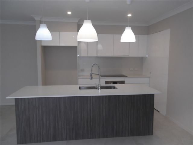 1/4 Compass Drive, BIGGERA WATERS, QLD 4216