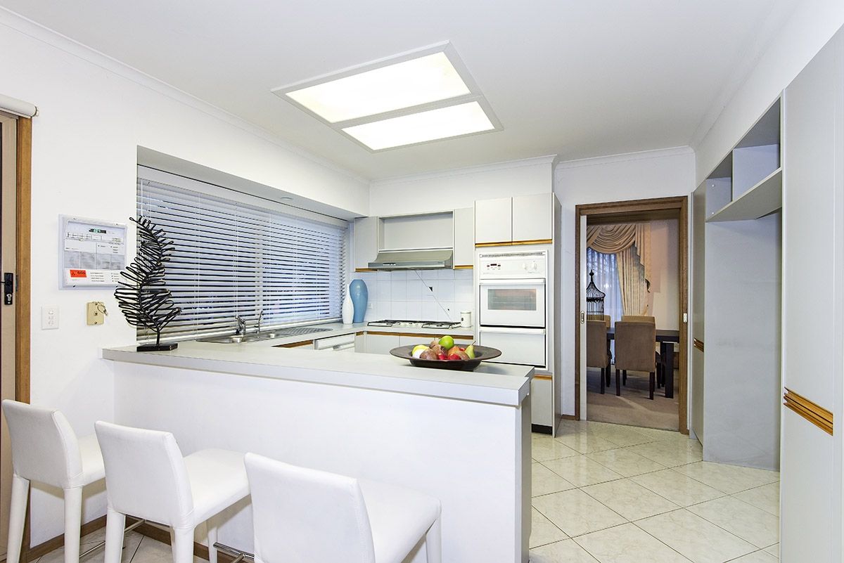 24 Telopea Crescent, MILL PARK, VIC 3082