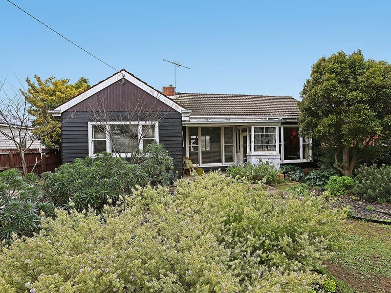 120 Roslyn Road, BELMONT, VIC 3216