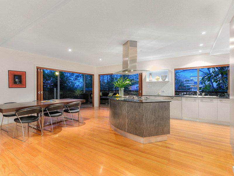 7 Lamont Street, ST LUCIA, QLD 4067