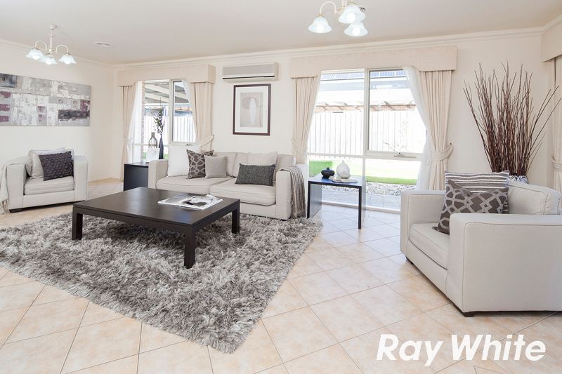 8 Carolyn Court, LANGWARRIN, VIC 3910
