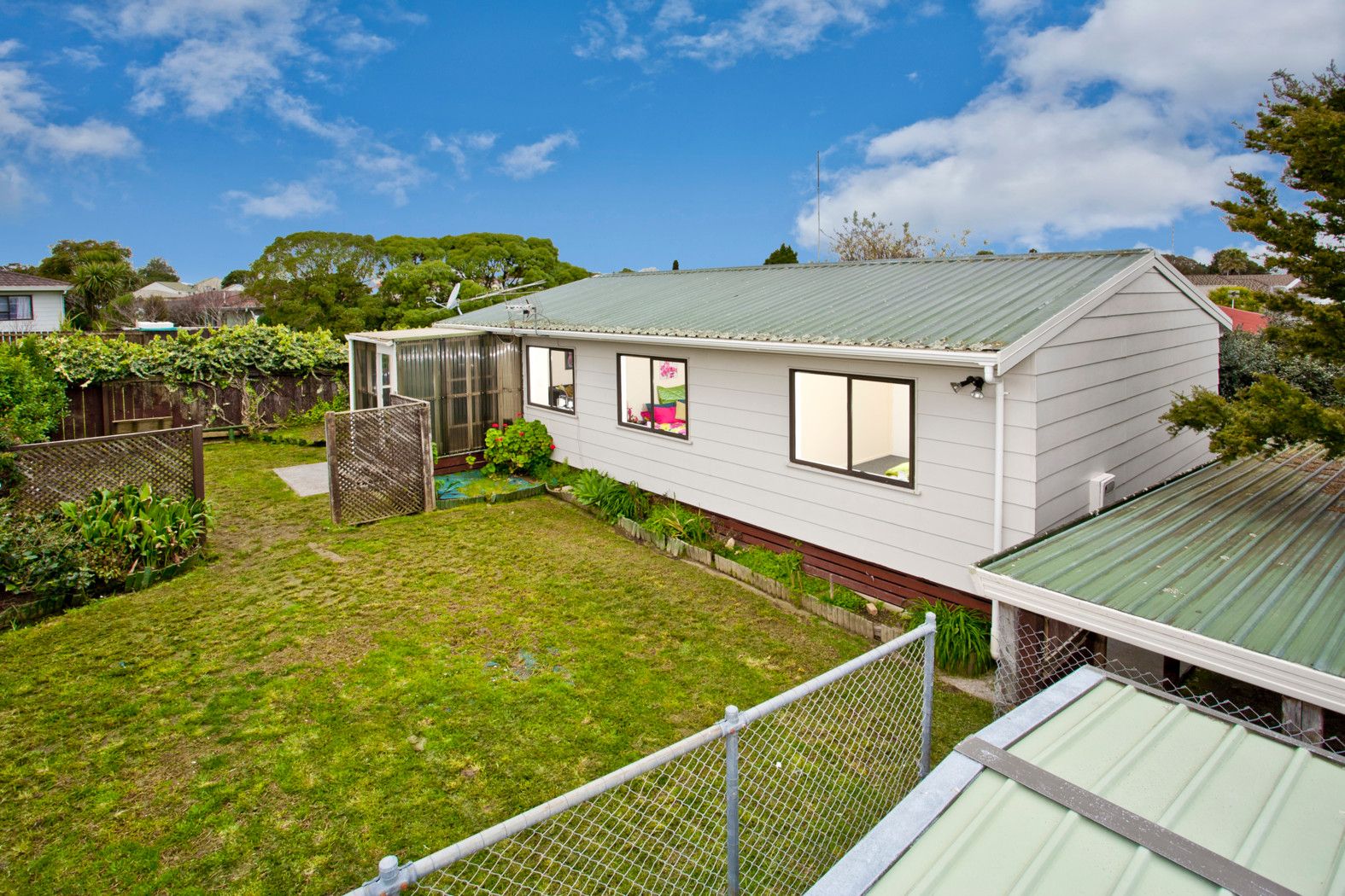 16B Maplesden Drive, MANUREWA, Manukau City