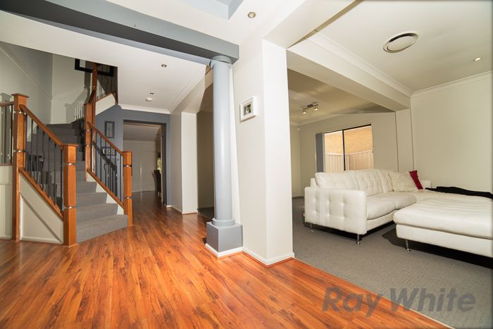 27 Hadlow Drive, CAMERON PARK, NSW 2285