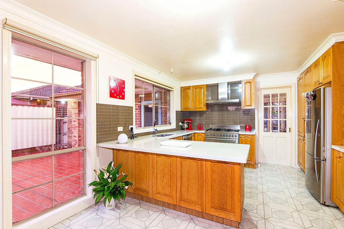 13 Stradella Close, MILL PARK, VIC 3082