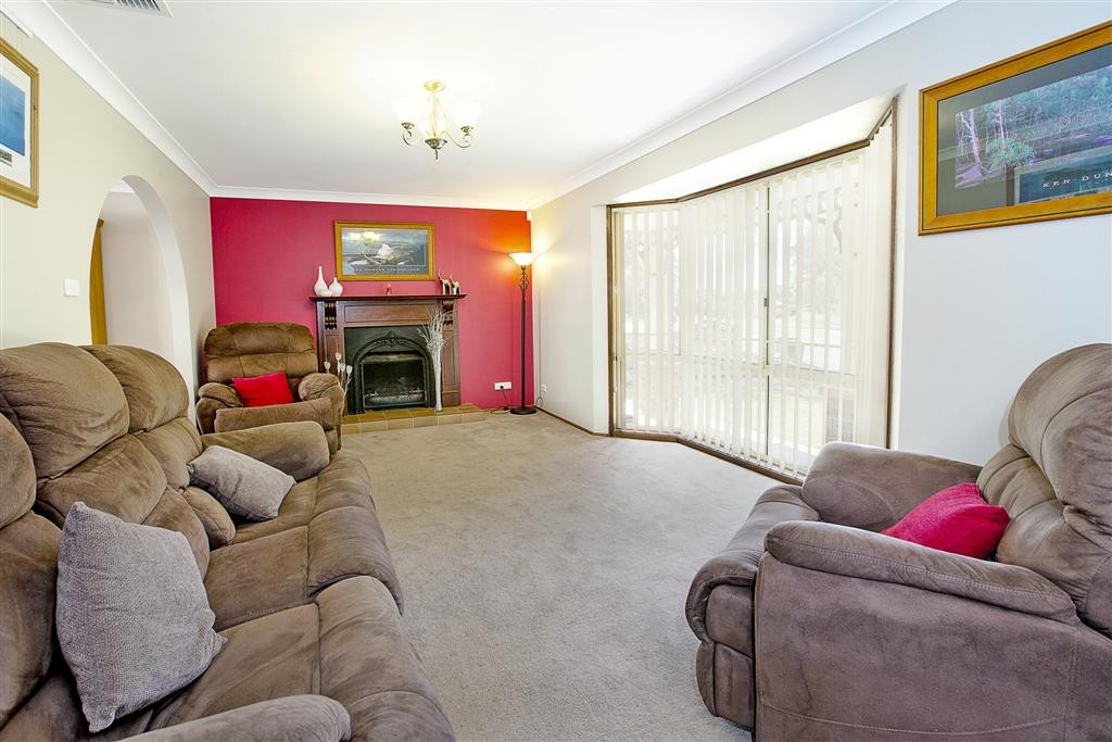 21 Lady Jamison Drive, GLENMORE PARK, NSW 2745
