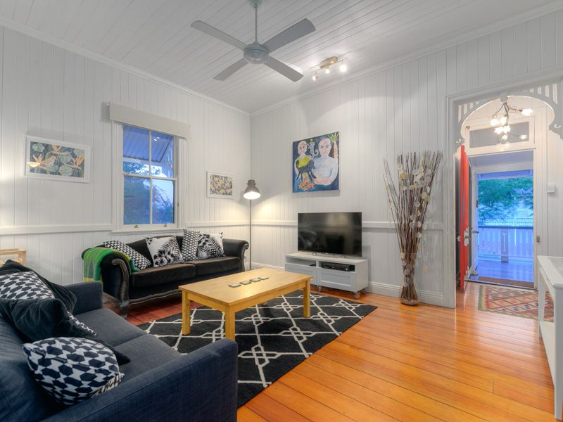 24 Barton Street, HAWTHORNE, QLD 4171