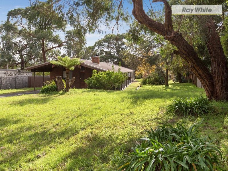 27 Hove Road, ROSEBUD VIC 3939