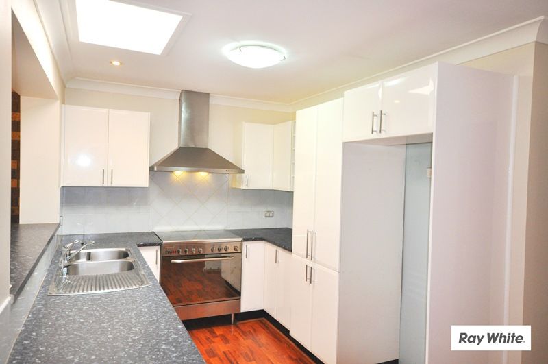 60 Faulkland Crescent, KINGS PARK, NSW 2148