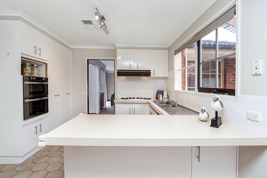2 Anniba Court, MELTON WEST, VIC 3337