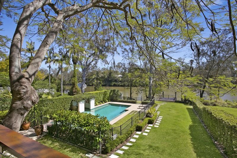 42 Douglas Street, Sherwood QLD 4075