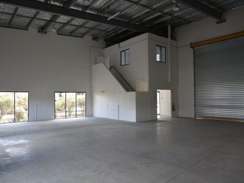 2/41-45 Cessna Drive, CABOOLTURE, QLD 4510