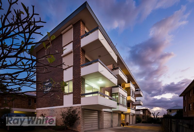 235 Cavendish Road, COORPAROO QLD 4151