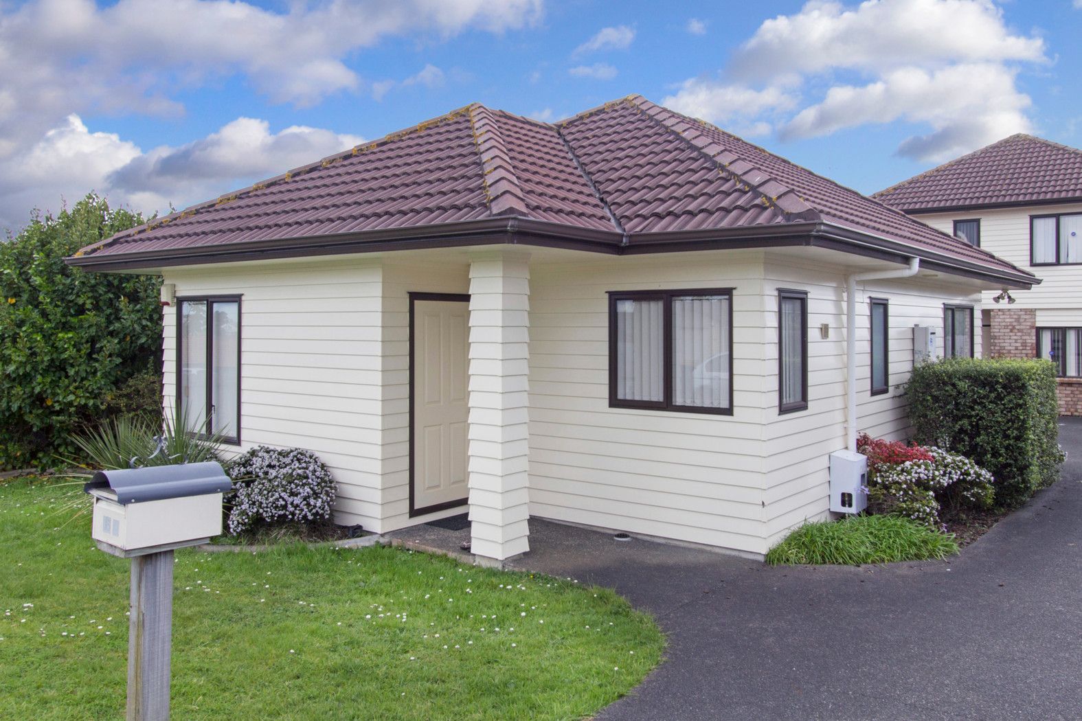 16 Carrick Glen Avenue, FLAT BUSH, Manukau City