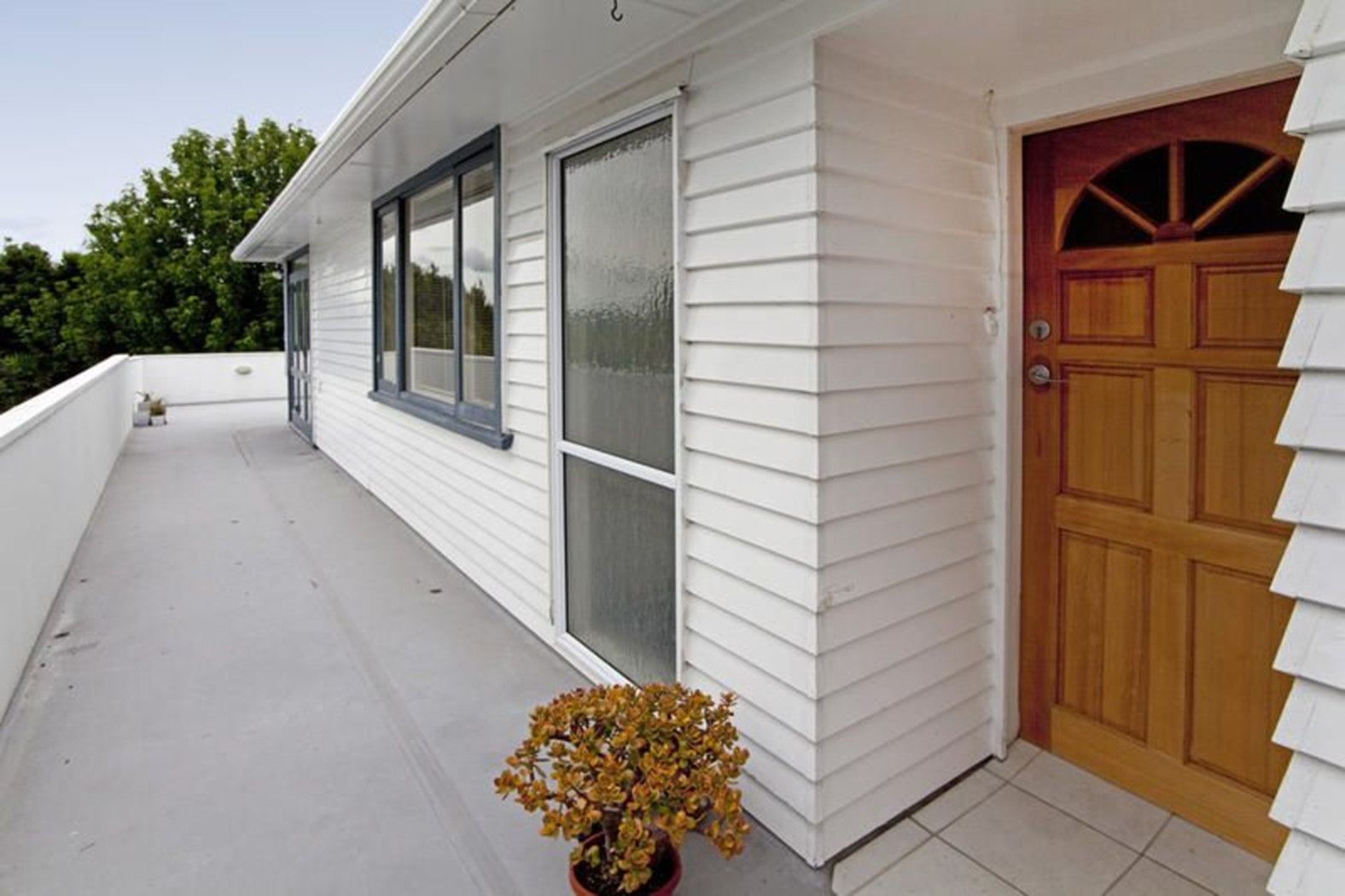 8 Jellicoe Road, MURRAYS BAY, North Shore City