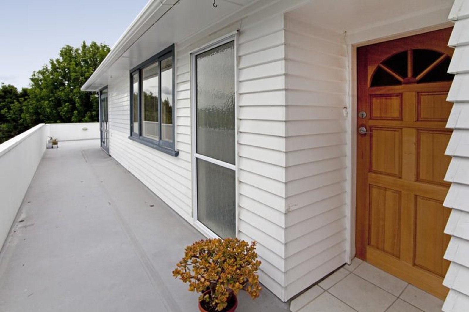 8 Jellicoe Road, MURRAYS BAY, North Shore City
