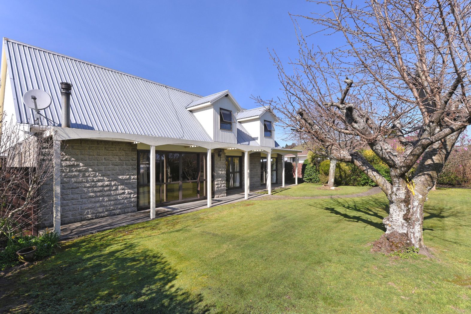 5 Hollis Place, BRIGHTWATER, Tasman District