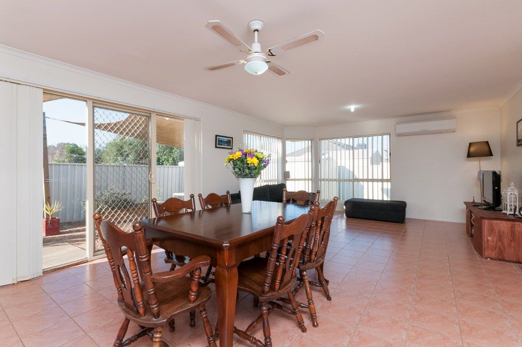 25 Woodlea Crescent, CRAIGIEBURN, VIC 3064