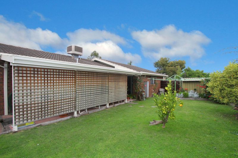 16 Flemington Drive, MILL PARK, VIC 3082