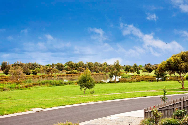 45 Lakeside Boulevard, LARA, VIC 3212