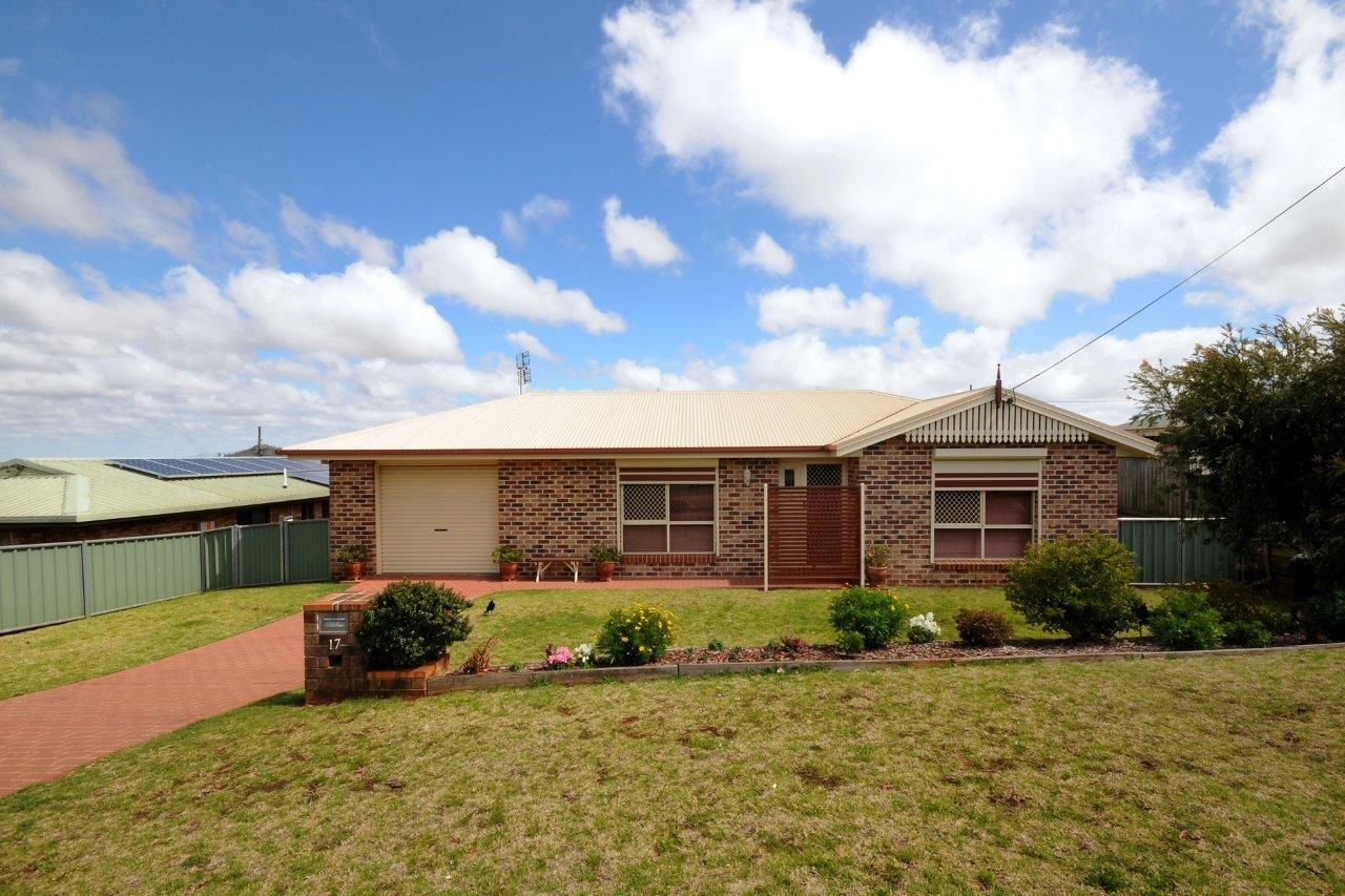 17 Kurrajong Street, NEWTOWN QLD 4350