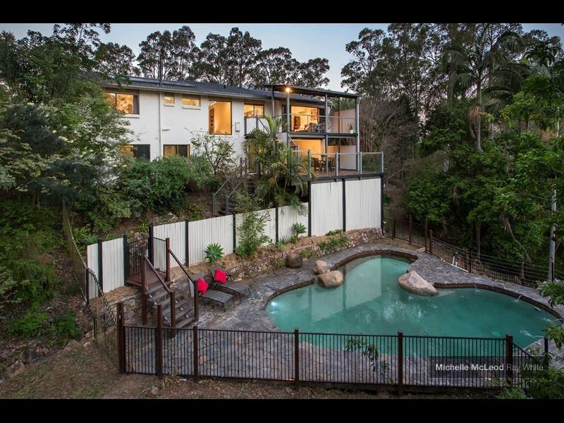 6 Rustic Street, KENMORE HILLS QLD 4069