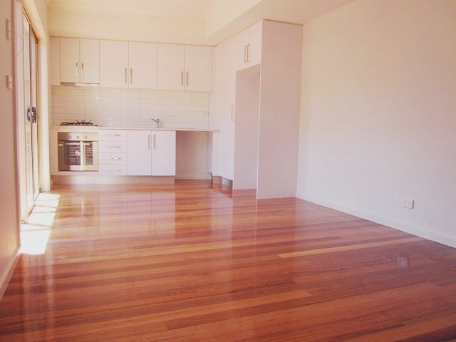 2/60 Locher Avenue, RESERVOIR, VIC 3073
