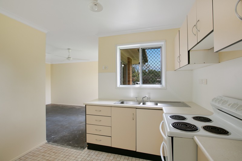 4 Deacon Court, MOOROOBOOL, QLD 4870
