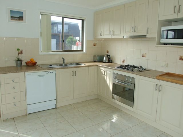 9 Barry Street, SUNDERLAND BAY, VIC 3922