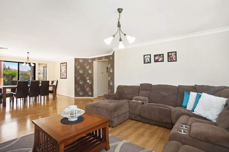 8 Blueberry Close, ABERGLASSLYN, NSW 2320