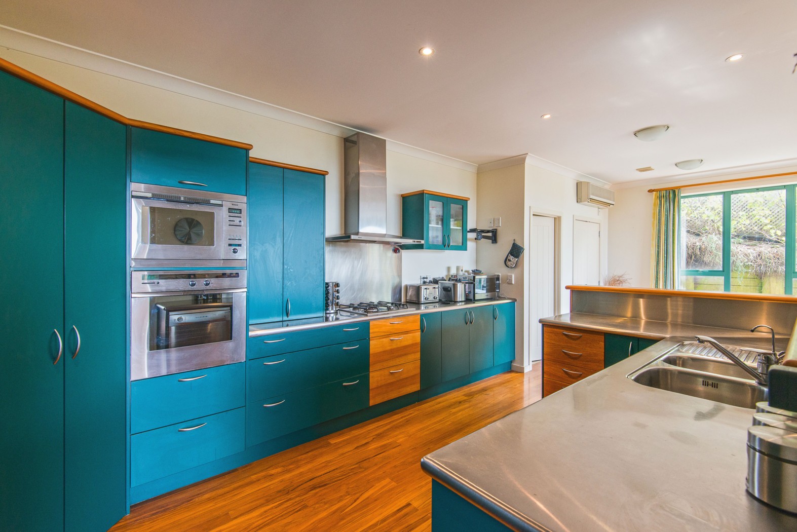 16 Mulgan Way, BROWNS BAY, North Shore City