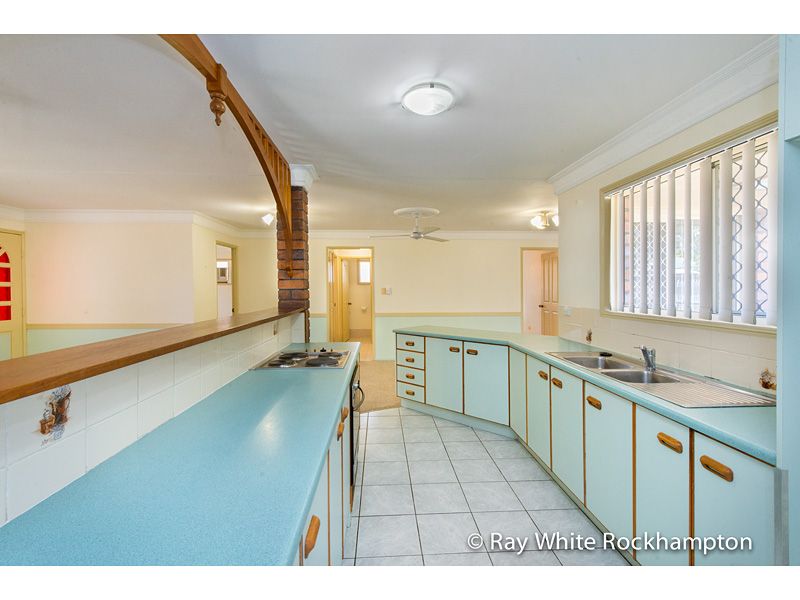 11 Kawana Close, KAWANA, QLD 4701