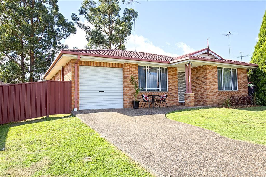 8 William Howell Drive, GLENMORE PARK, NSW 2745