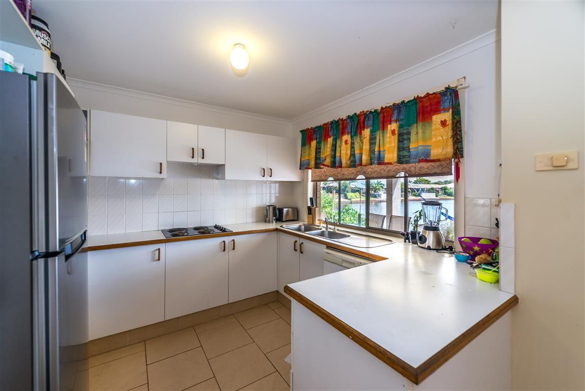 2/17 Kangaroo Avenue, COOMBABAH, QLD 4216