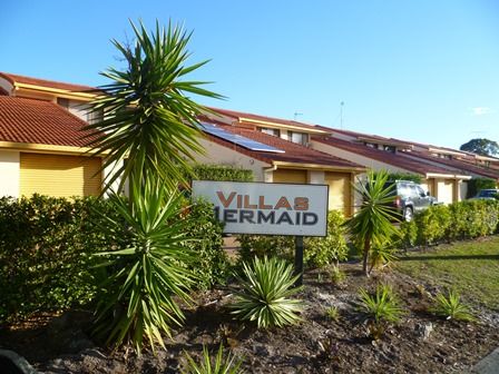 2 Karbunya Street, MERMAID WATERS QLD 4218