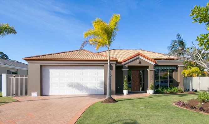7 Shoreham Chase, ARUNDEL, QLD 4214