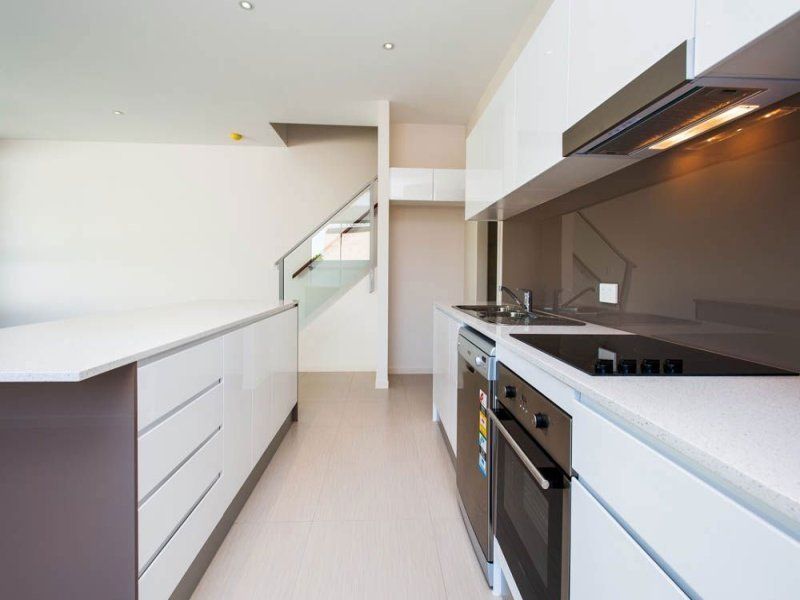 1/10 Compass Drive, BIGGERA WATERS, QLD 4216