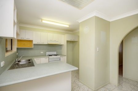 5 Ashgrove Avenue, RUNAWAY BAY, QLD 4216
