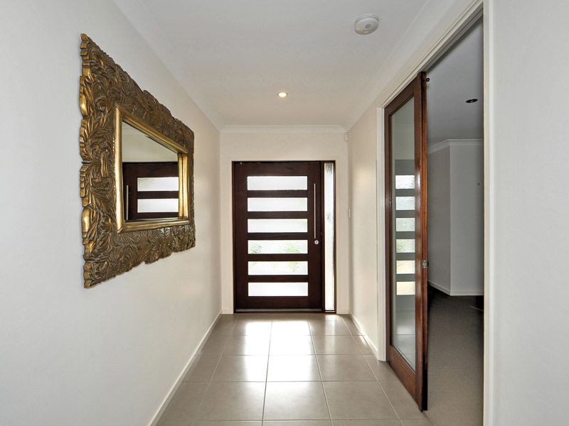 17 Rhodium Crescent, HOPE ISLAND QLD 4212