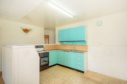 10 Sunbird Avenue, PARADISE POINT, QLD 4216