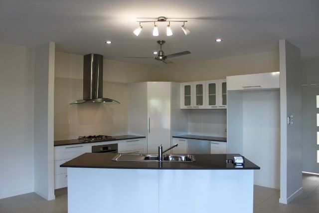 8 Retreat Close, PALM COVE, QLD 4879