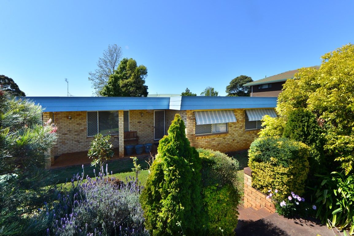 10 Elliott Street, KEARNEYS SPRING QLD 4350