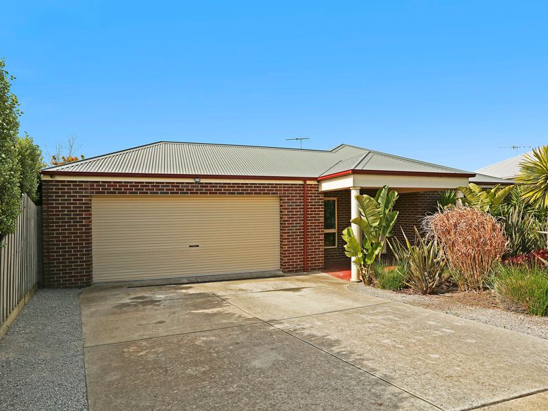 25 Parkwood Drive, HIGHTON, VIC 3216