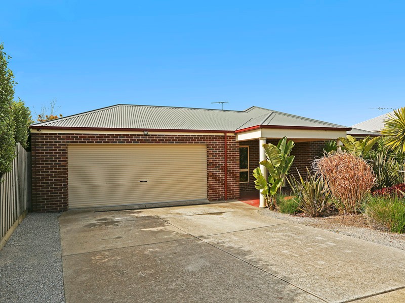 25 Parkwood Drive, HIGHTON, VIC 3216