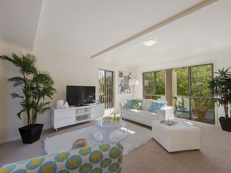 93 Whiting Street, LABRADOR QLD 4215